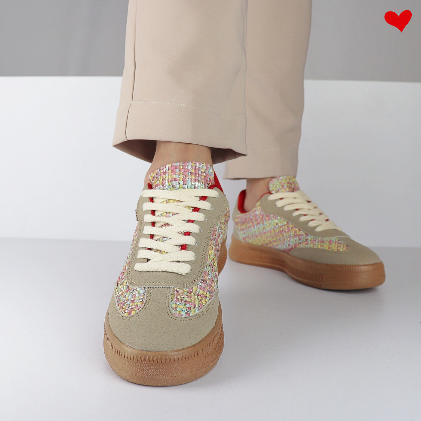 TENIS ESENCIA "Belleza que florece sin pedir permiso"