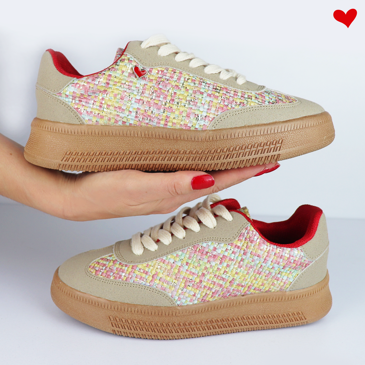 TENIS ESENCIA "Belleza que florece sin pedir permiso"